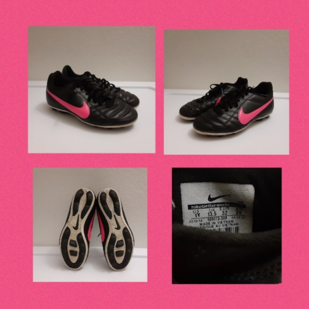 Girls Nike Soccer Cleats Size 1Y